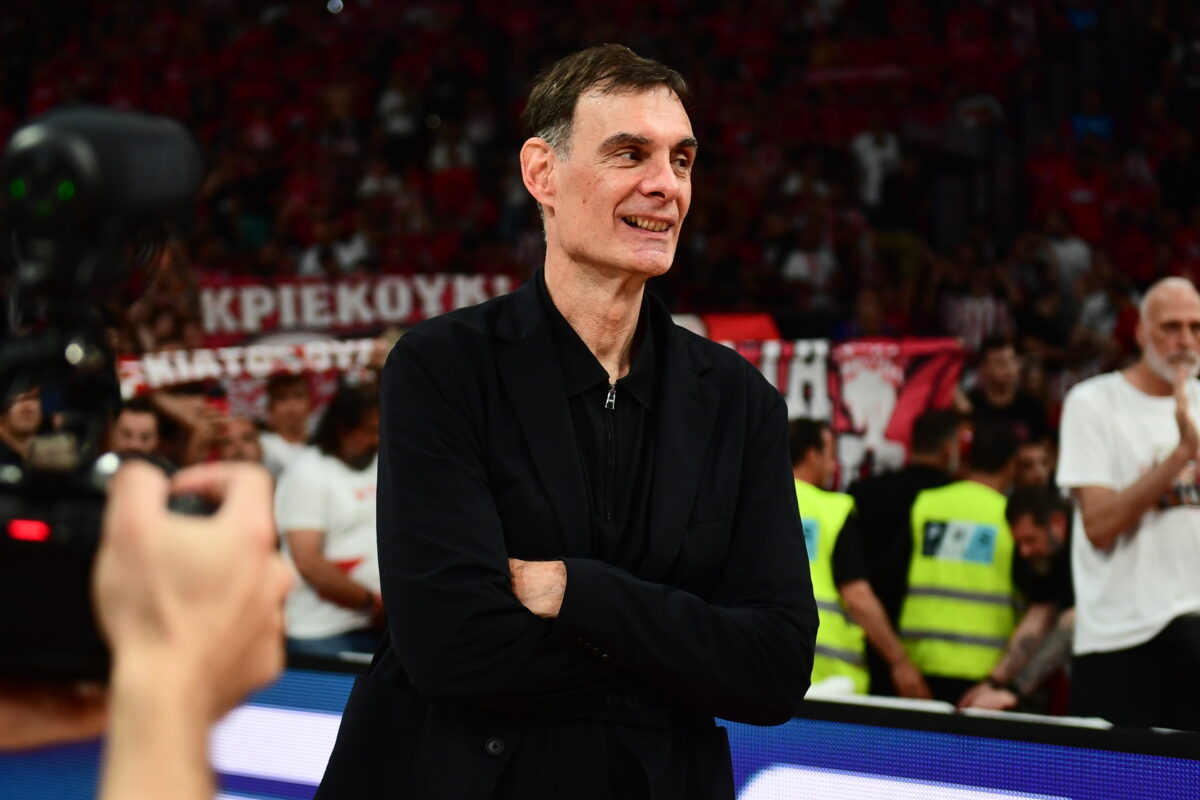 Ο Γιώργος Μπαρτζώκας αναδείχθηκε κορυφαίος προπονητής της σεζόν στην GBL