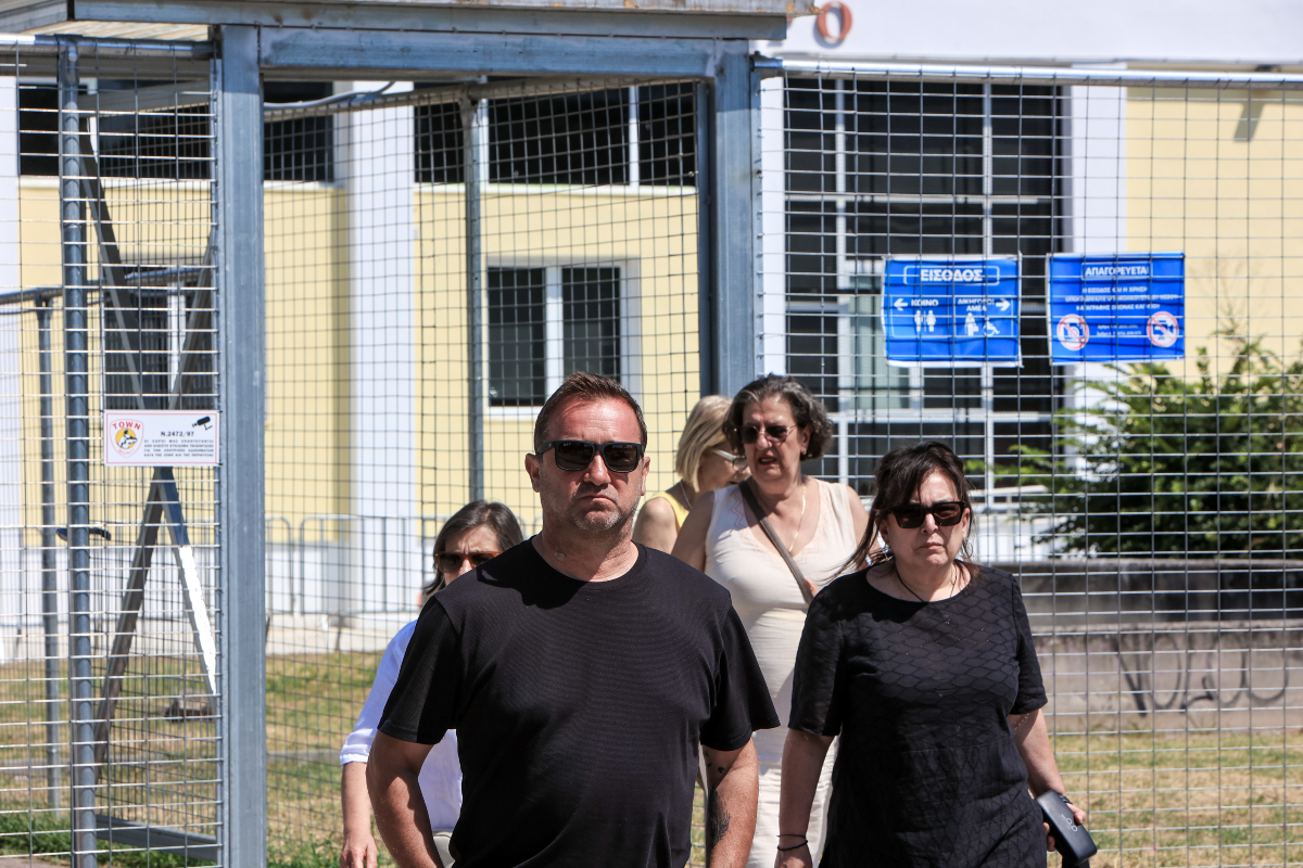 Δίκη για τα Τέμπη: Το δικαστήριο επιφυλάσσεται για το αίτημα να γίνουν βαρύτερες οι κατηγορίες - Συνεχίζεται αύριο Τετάρτη η δίκη