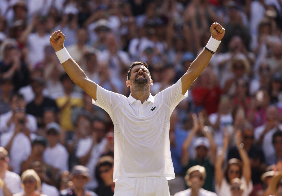 Ο Νόβακ Τζόκοβιτς έγραψε ιστορία στο Wimbledon, ισοφαρίζοντας τον Ρότζερ Φέντερερ