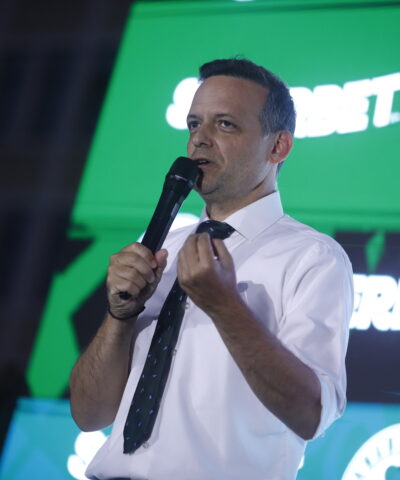 Ο Χάρης Δούκας