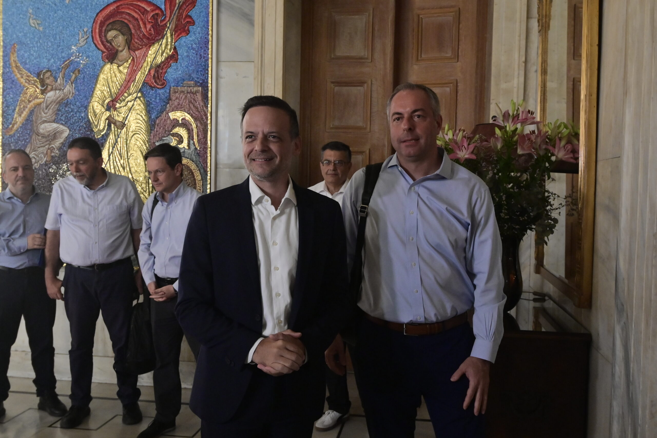 Συνάντηση του Δημάρχου Αθηναίων Χάρη Δούκα με τον Διευθύνοντα Σύμβουλο της Ελληνικό Μετρό Α.Ε., Χρήστο Φαφούτη στο Δημαρχείο Αθηνών με θέμα τις επικίνδυνες ρωγμές και βλάβες που παρουσιάστηκαν σε πολυκατοικίες στην Κυψέλη, όπου βρίσκονται σε εξέλιξη εργασίες του μετρό. Πέμπτη 16 Ιουλίου 2026 (ΜΙΧΑΛΗΣ ΠΑΠΑΝΙΚΟΛΑΟΥ / EUROKINISSI)