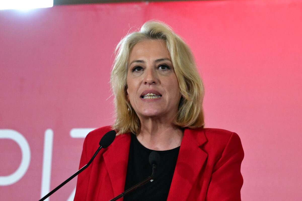 Η Ρένα Δούρου