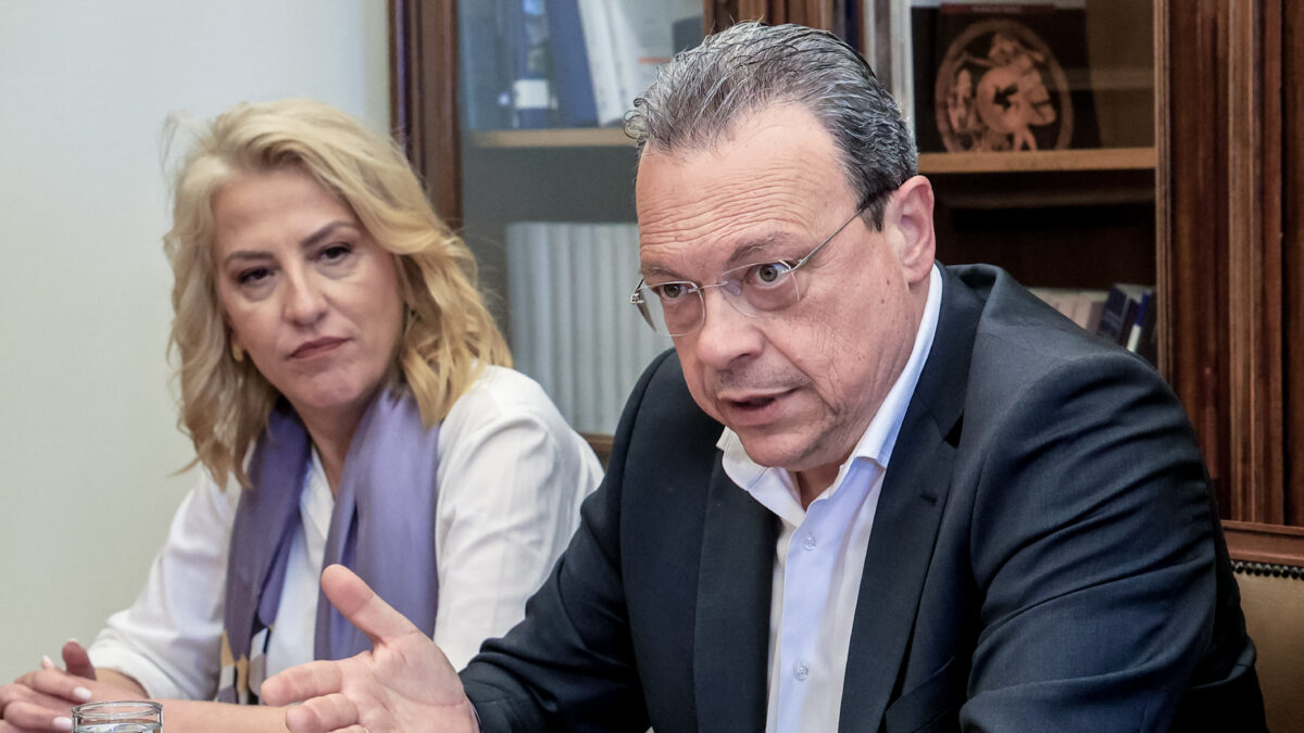 Δούρου και Φάμελλος