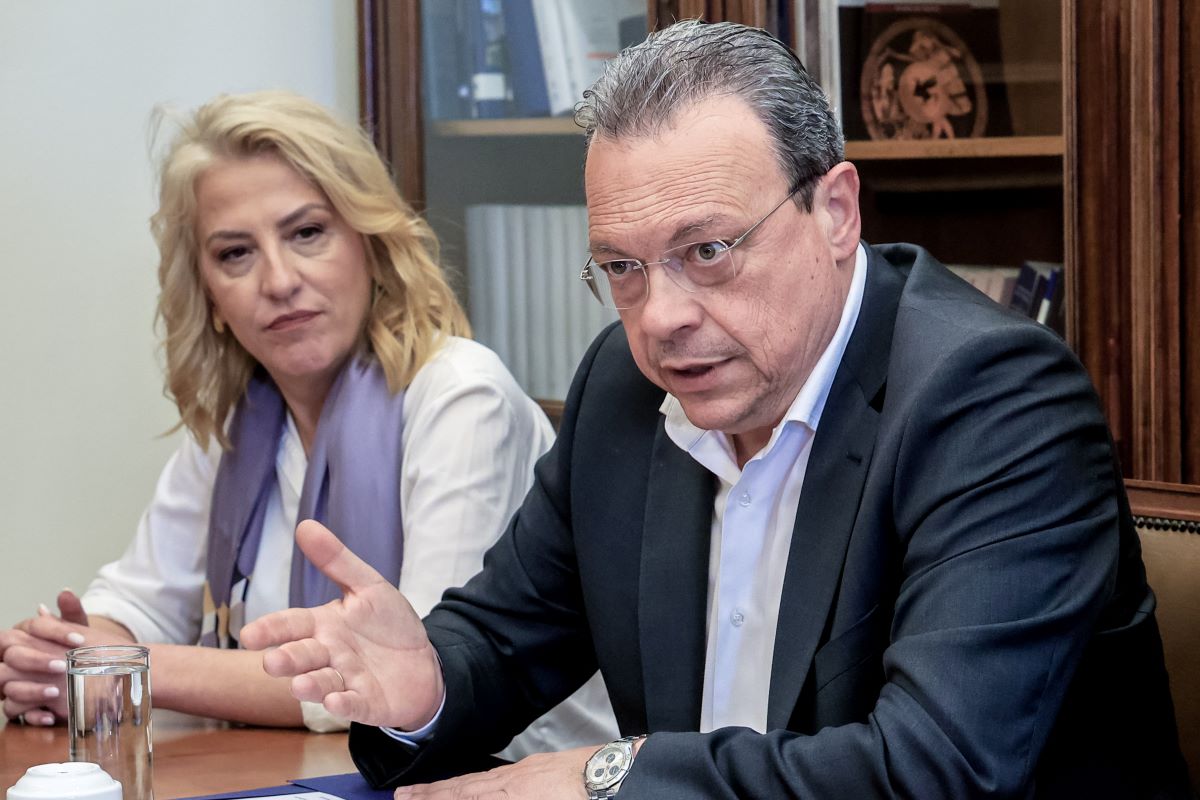 Η Ρένα Δούρου και ο Σωκράτης Φάμελλος