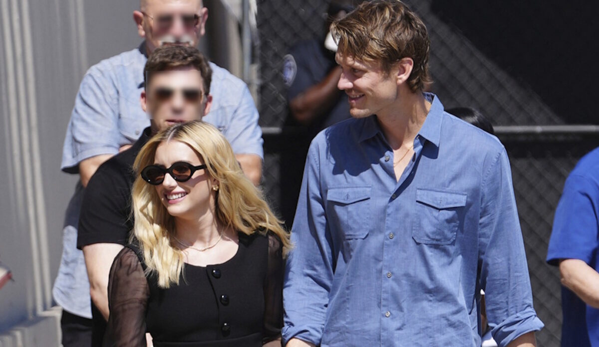 Emma Roberts: Ο ρομαντικός γάμος με τον Cody John και το πολυμορφικό νυφικό που έραβαν επί 9 μήνες