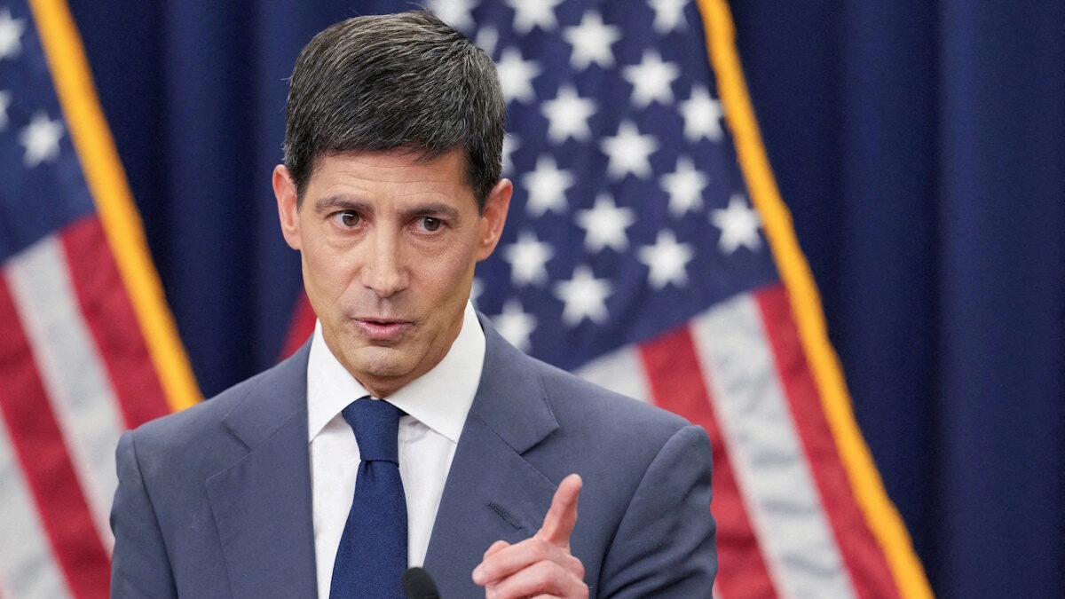 FILE PHOTO: New U.S. Federal Reserve Chairman Kevin Warsh holds a press conference following a two-day meeting of the Federal Open Market Committee (FOMC), at the U.S. Federal Reserve in Washington, D.C., U.S. June 17, 2026.