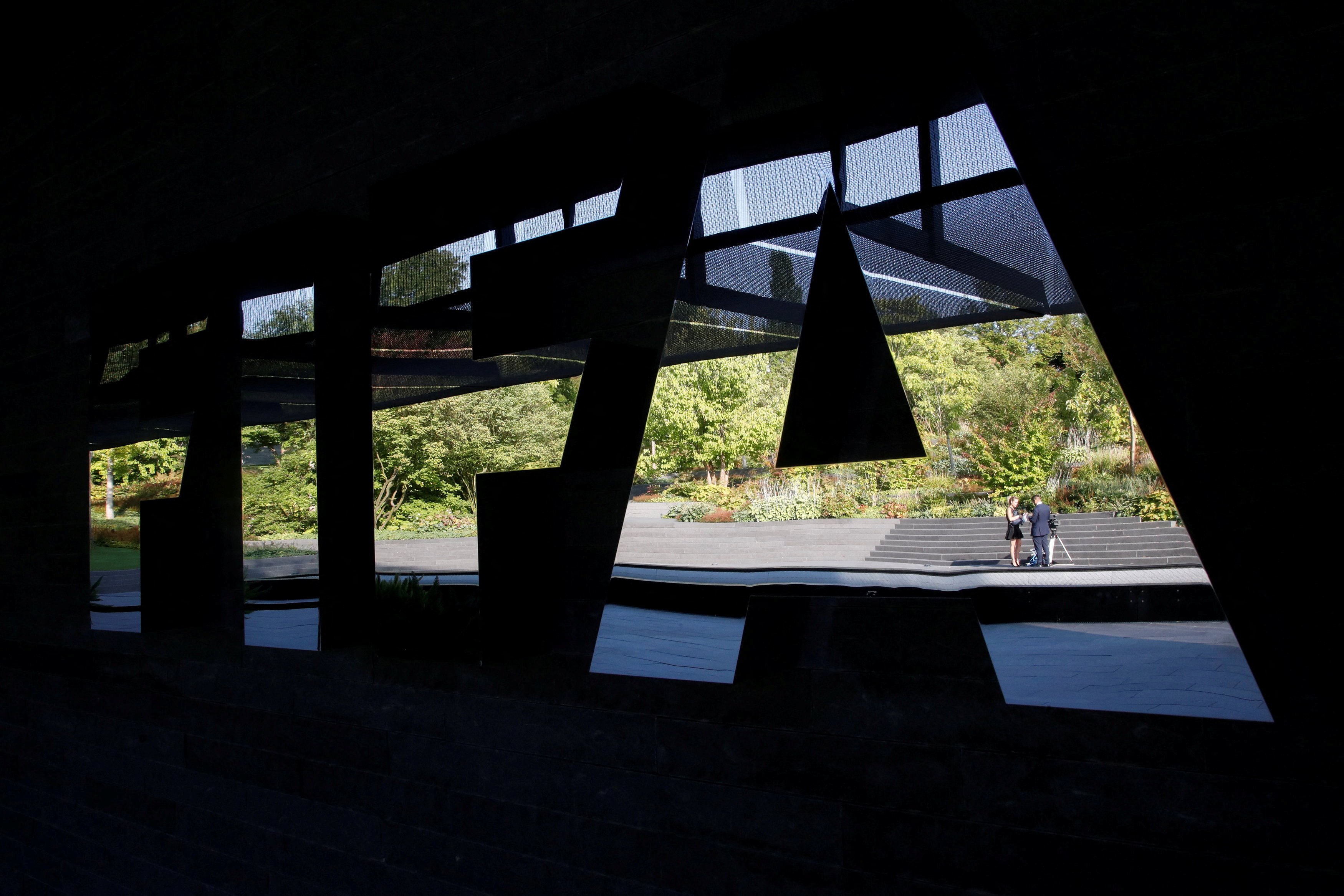 FIFA: «Δεν πουλάμε το Μουντιάλ, απλά φροντίζουμε για τα έσοδα»