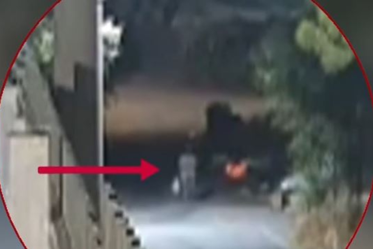 Φωτιά στην Ανοιξη: Καρέ - καρέ ο εμπρησμός από τον 50χρονο σε ξερόχορτα στην άκρη του δρόμου