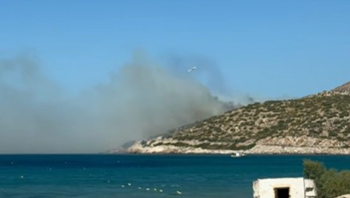 Φωτιά στον Χάρακα Κερατέας: Μήνυμα του 112 για ετοιμότητα