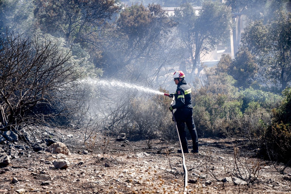 Φωτιά στον Στανό Αιτωλοακαρνανίας - Ρίψεις νερού από ένα αεροπλάνο