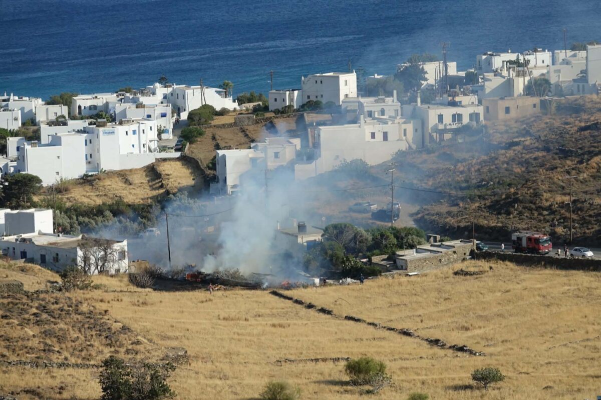 τήνος φωτια