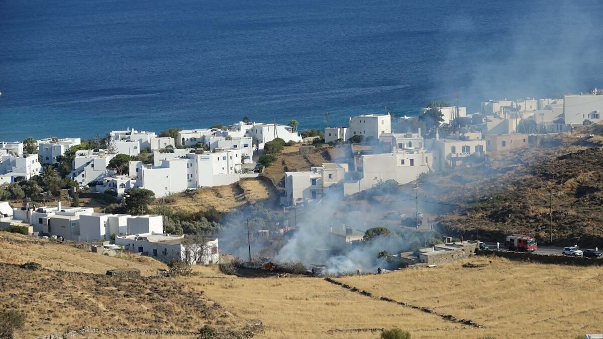 τήνος φωτια