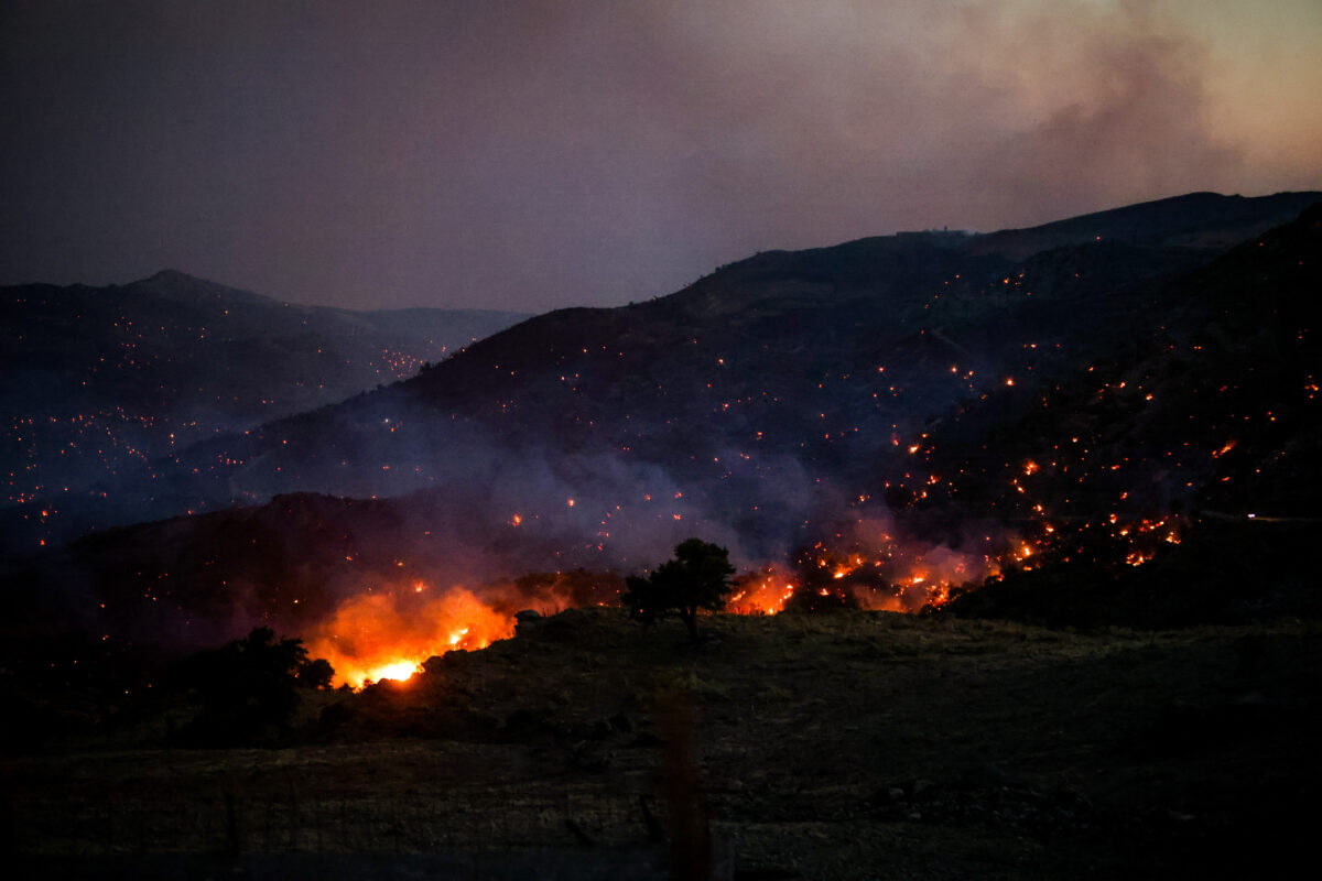 Πυρκαγιά στην περιοχή Κρύα Βρύση στο Ρέθυμνο της Κρήτης, ισχυρές πυροσβεστικές επίγειες και εναέριες δυνάμεις επιχειρούν για την κατάσβεση της, Τετάρτη 29 Ιουλίου 2026   (ΣΥΝΕΡΓΑΤΗΣ