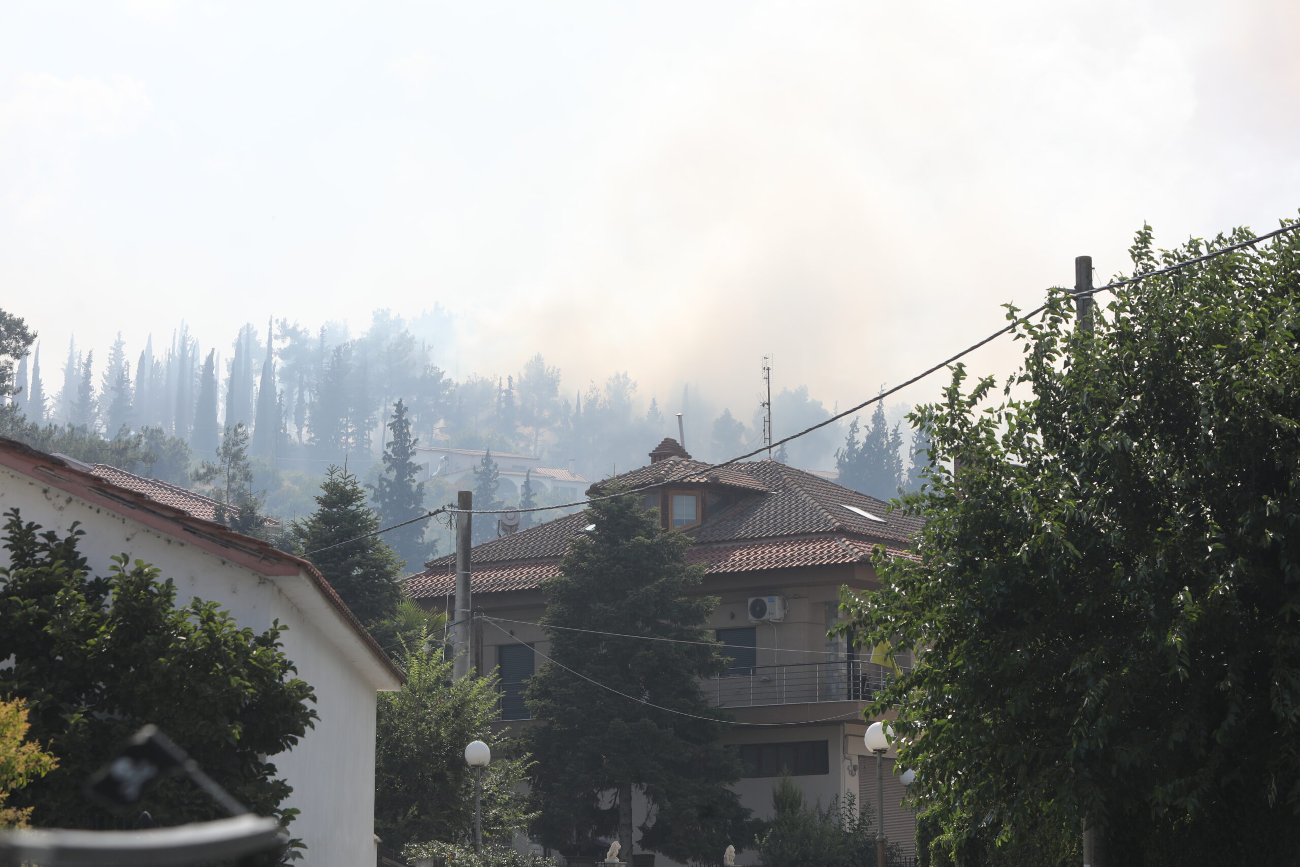 Φωτιά στο Ωραιόκαστρο: Πάλευε να σώσει το σπίτι του ο 60χρονος που βρέθηκε νεκρός – Αναμένεται η ταυτοποίηση της σορού του 12χρονου