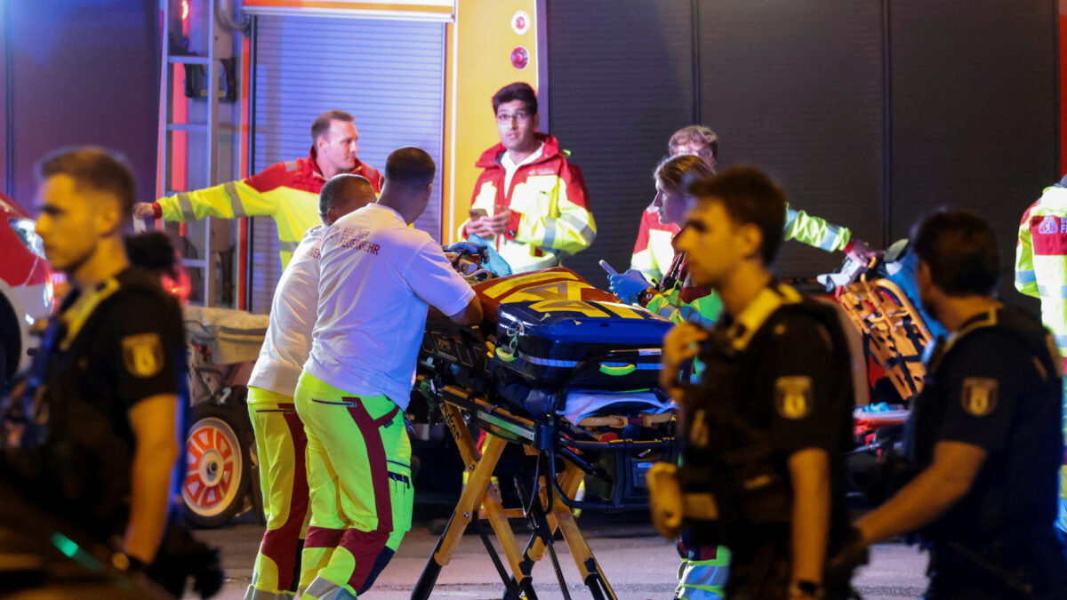 Αυτοκίνητο έπεσε σε πλήθος στο Βερολίνο