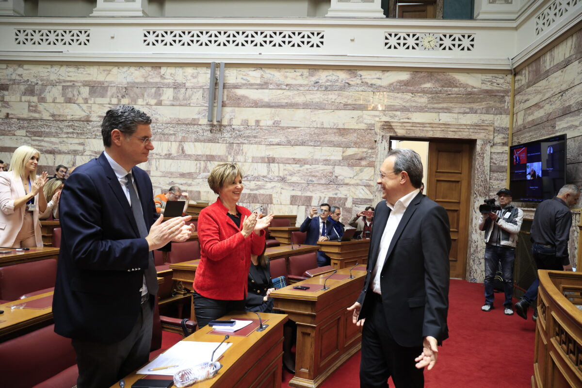Ο ΣΥΡΙΖΑ αντιμέτωπος με τη βαθύτερη κρίση της ιστορίας του - «Αδειάζει» το κόμμα από βουλευτές