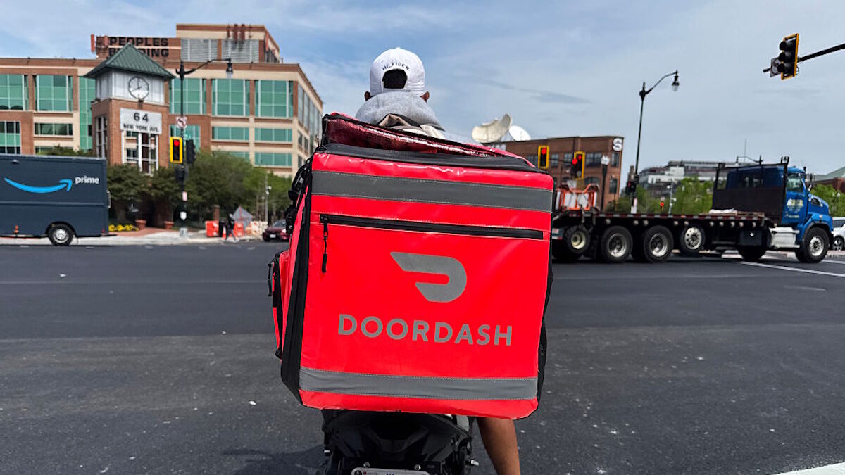 DoorDash delivery person