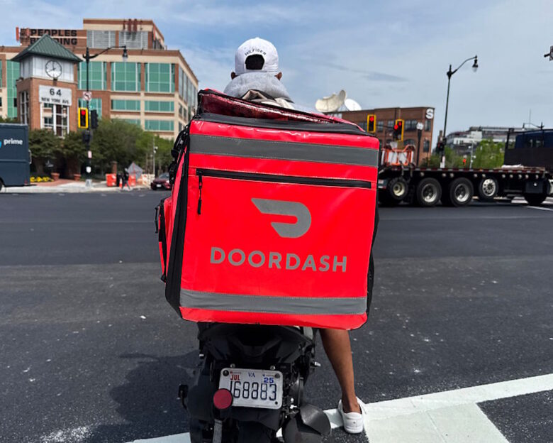 DoorDash delivery person