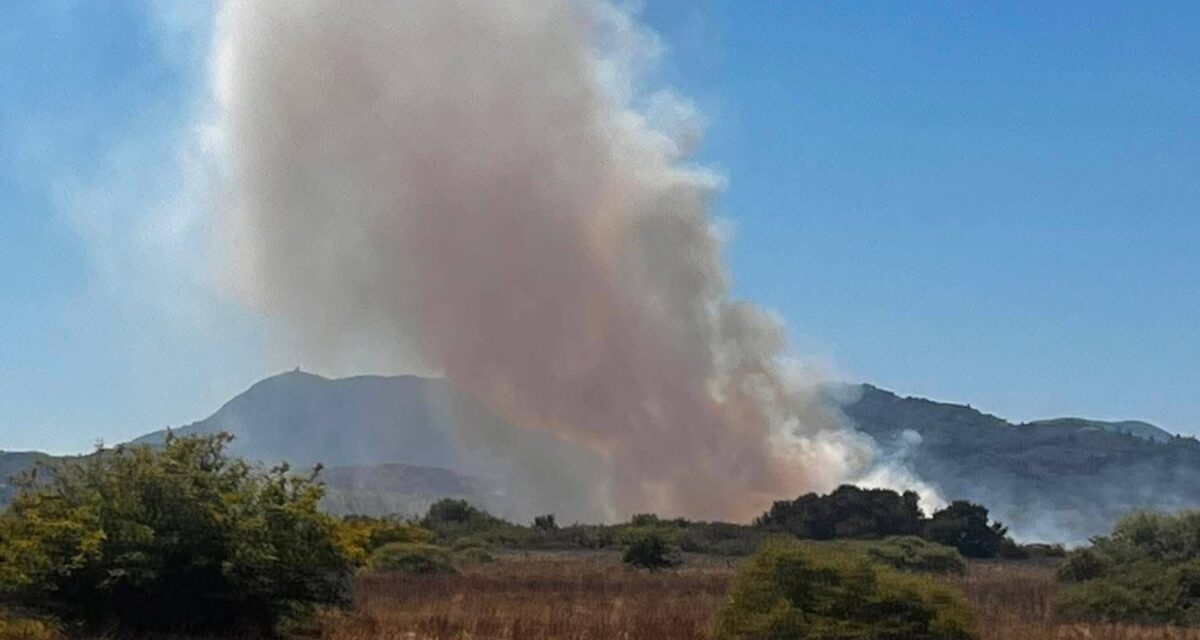 Φωτιά στην Κέρκυρα, στην περιοχή Γιαννάδες - Επιχειρούν εναέρια μέσα