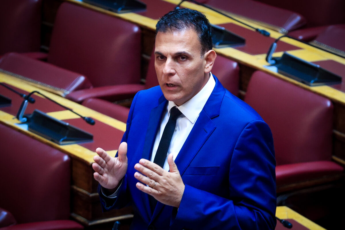 Ο Γιώργος Καραμέρος παραιτήθηκε από βουλευτής του ΣΥΡΙΖΑ και από κάθε κομματική ιδιότητα - Στήριξη στην ΕΛΑΣ του Αλέξη Τσίπρα