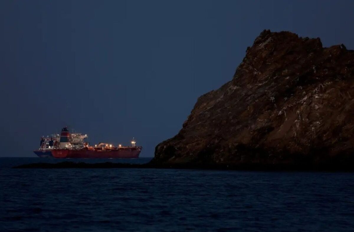 Στενά του Ορμούζ: Τι φέρνει για την Ελλάδα το τέλος 20% του Τραμπ και τι θέλει να αποφύγει η Αθήνα