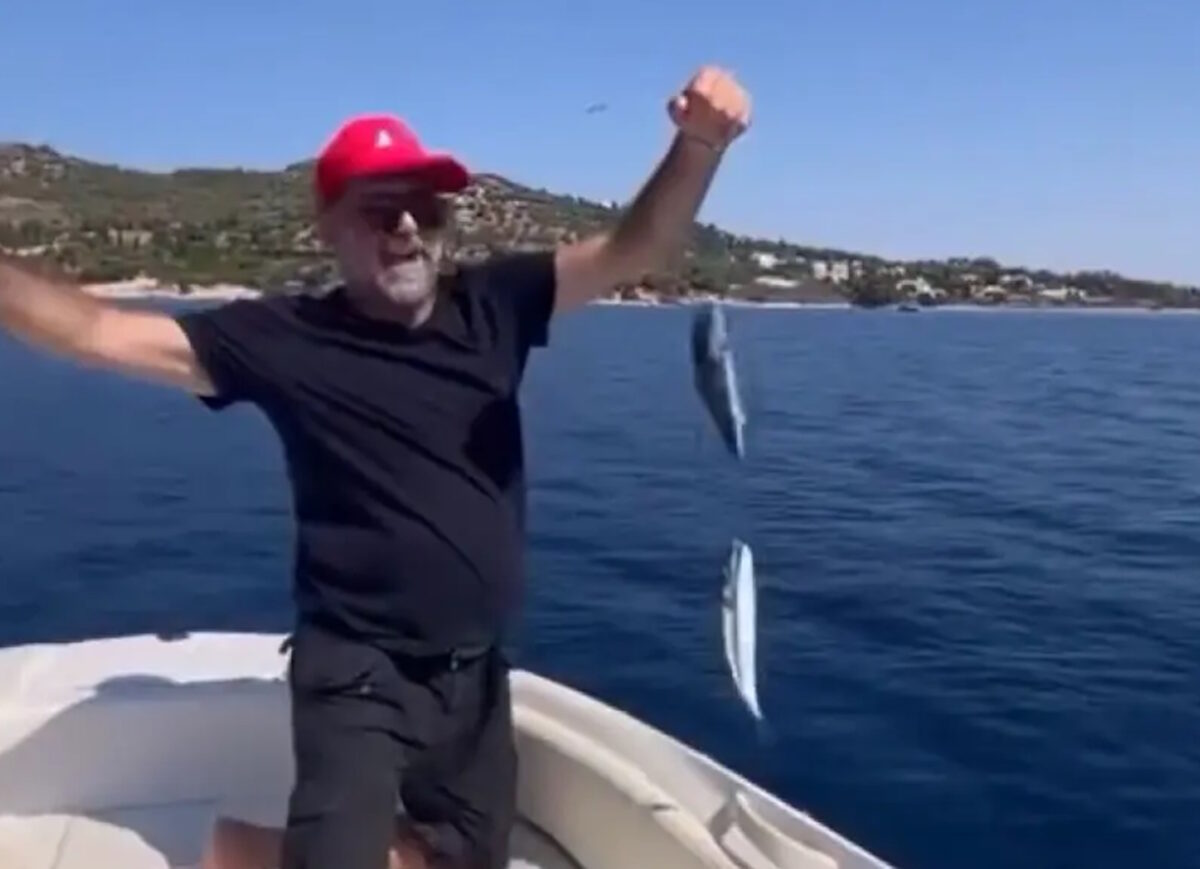 Μιχάλης Ιατρόπουλος: Λαγοκέφαλοι στα αγκίστρια της πετονιάς του - «Από τους μ@@@ δεν γλυτώνεις ποτέ»