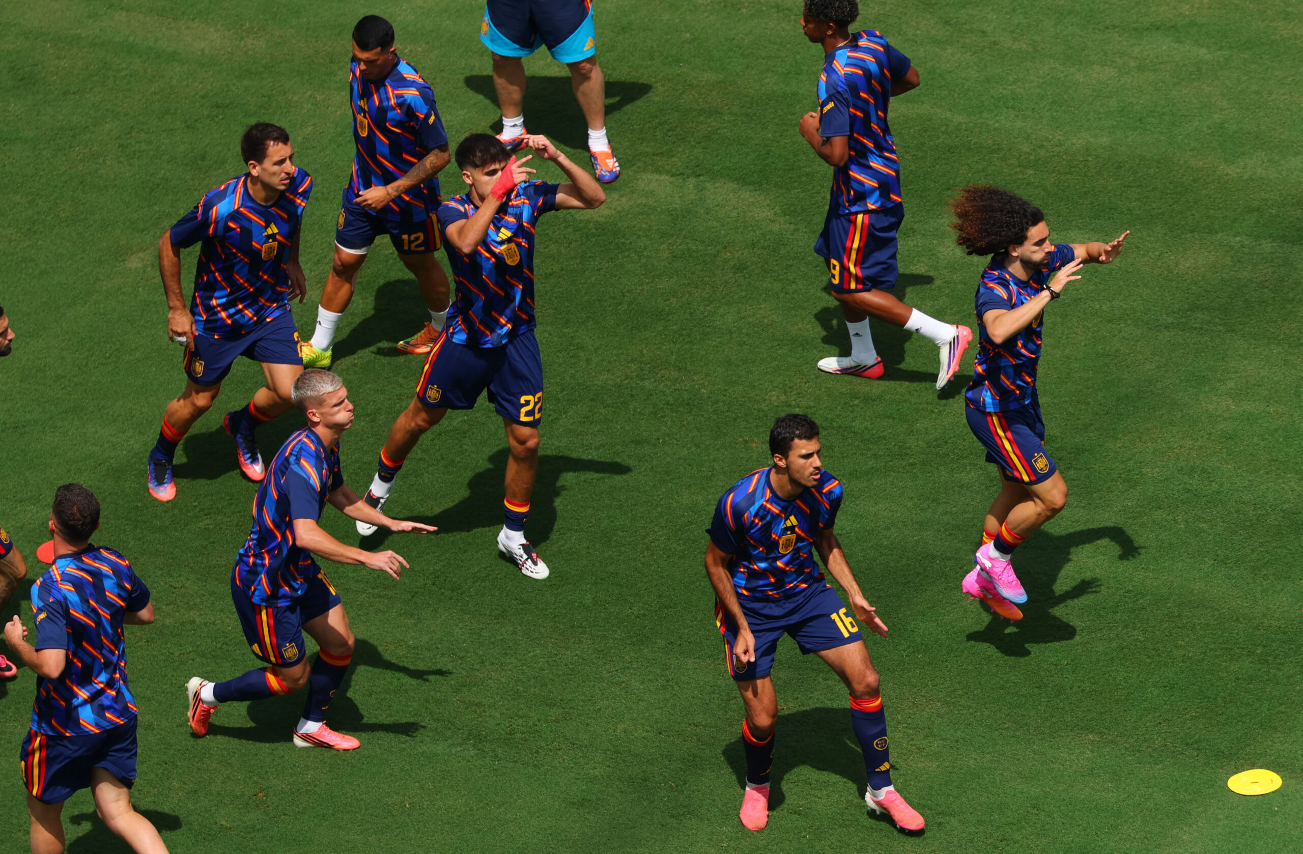 FIFA World Cup 2026 – Final – Spain v Argentina Soccer Football - FIFA World Cup 2026 - Final - Spain v Argentina - New York/New Jersey Stadium, East Rutherford, New Jersey, U.S. - July 19, 2026 Spain players during the warm up before the match REUTERS/Mike Segar