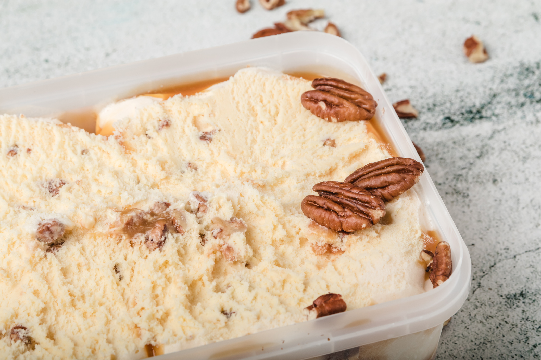 Frozen yogurt με αλμυρή καραμέλα και pecans
