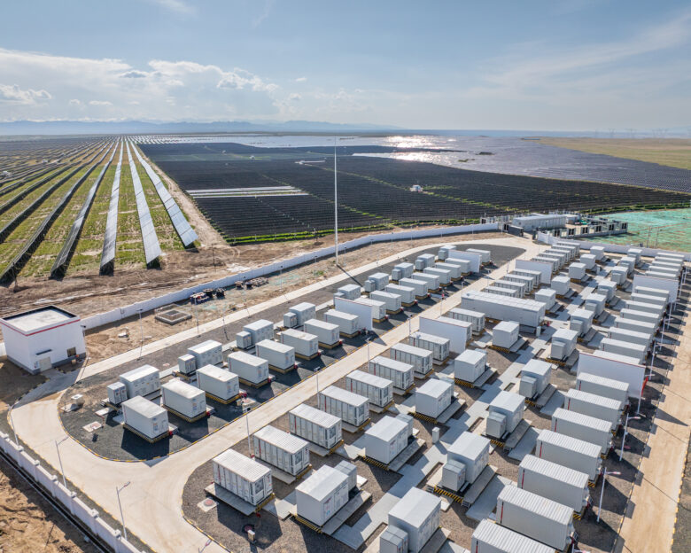 Solar power station and energy storage power station