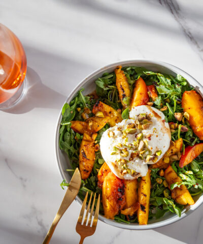 Ροδάκινα με burrata