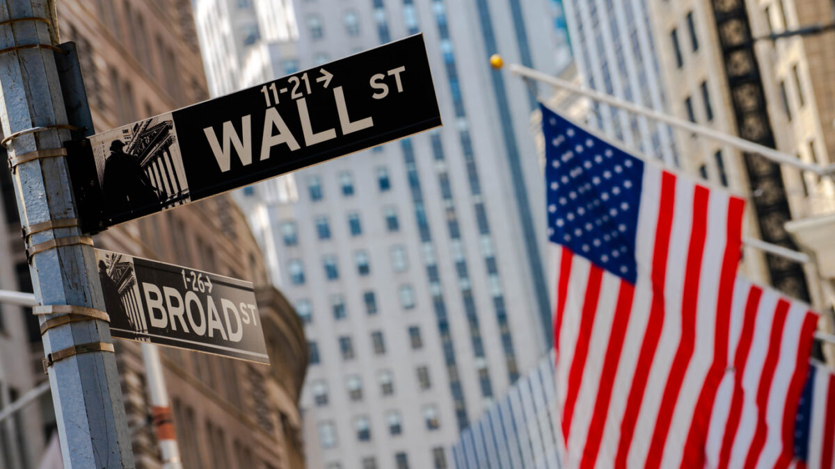 Wall Street: Κέρδη με «καύσιμο» τον τεχνολογικό τομέα - Θετικό πρόσημο στους βασικούς δείκτες
