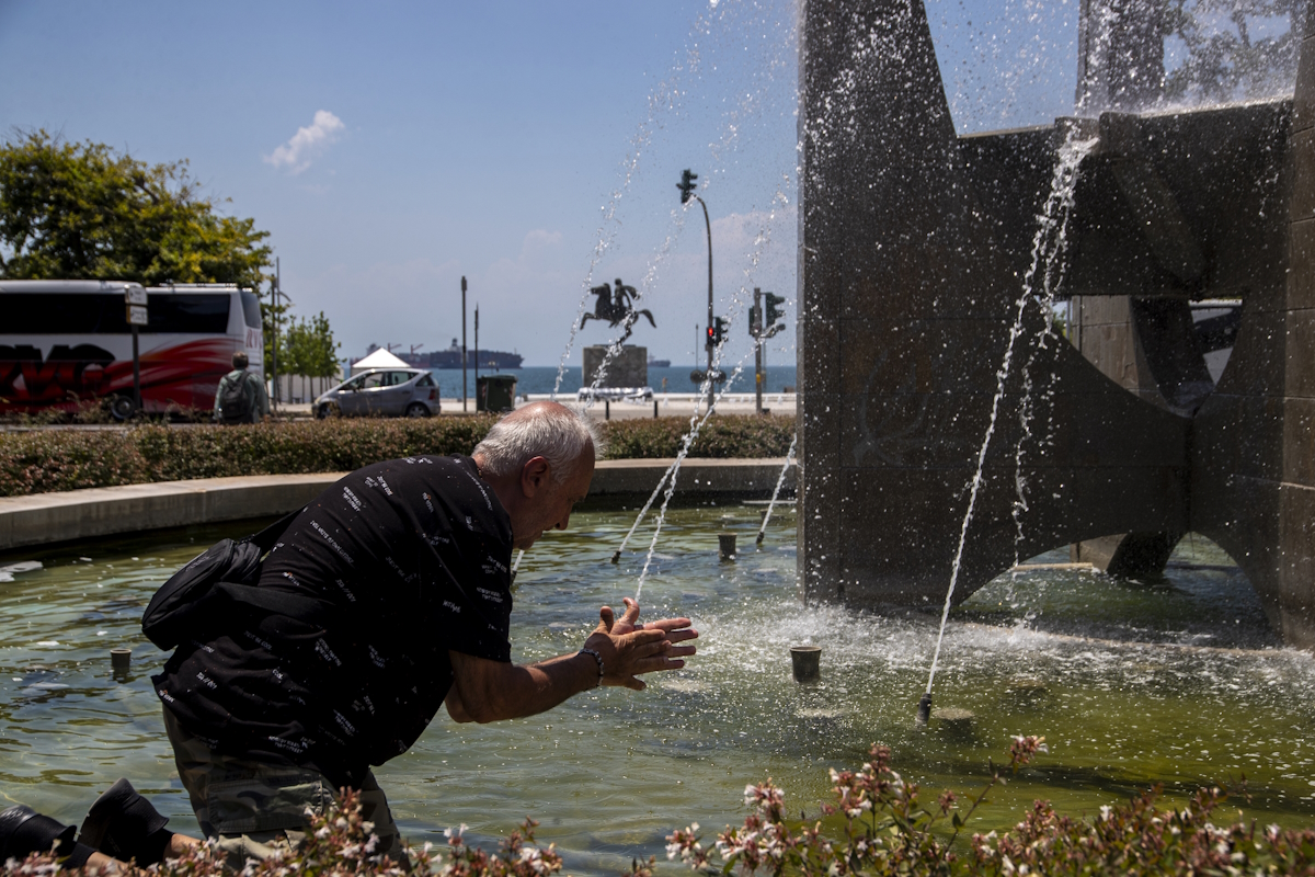 Καιρός: Ξεπέρασε τους 41 °C η μέγιστη θερμοκρασία τη Δευτέρα – Τρίτη και Τετάρτη οι χειρότερες μέρες του καύσωνα