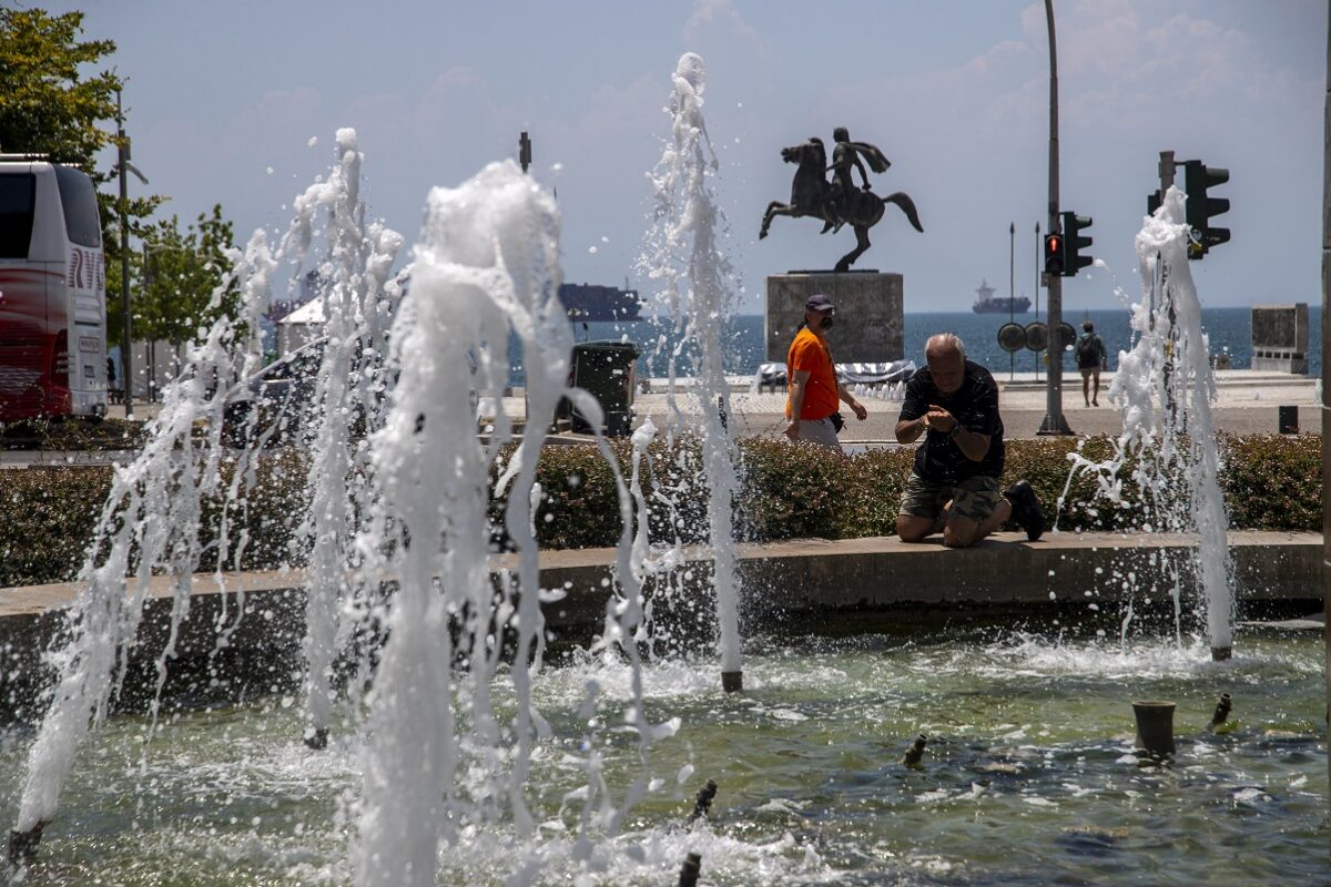 Καιρός σήμερα: Ισχυροί άνεμοι στο Αιγαίο και υψηλές θερμοκρασίες