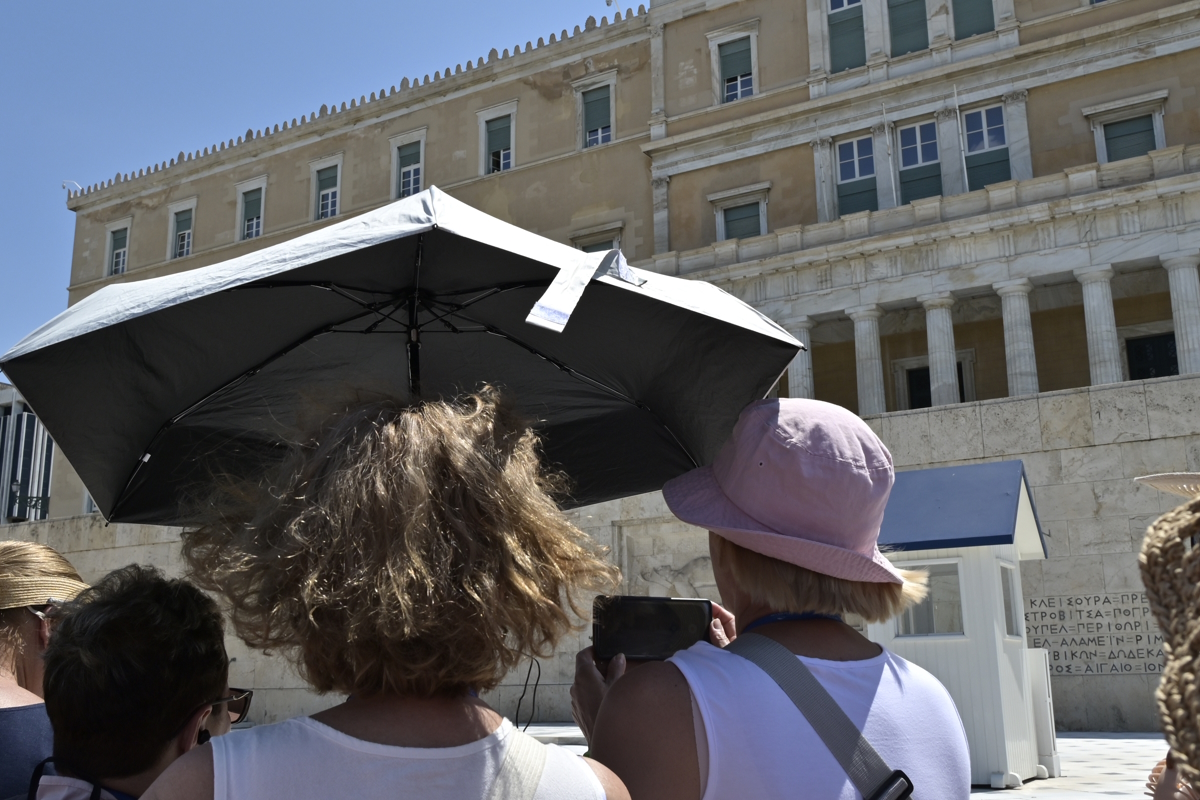 Καιρός αύριο: Αγγίζει τους 40 βαθμούς η θερμοκρασία - Βροχές στα ορεινά της Μακεδονίας