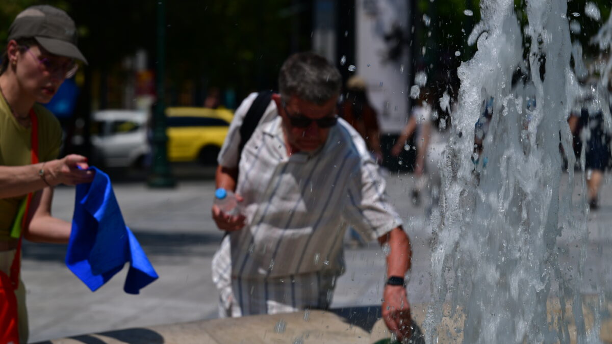 Υψηλές θερμοκρασίες τον Ιούλιο στην Αθήνα. Κυριακή 19 Ιουλίου 2026 (ΤΑΤΙΑΝΑ ΜΠΟΛΑΡΗ / EUROKINISSI)