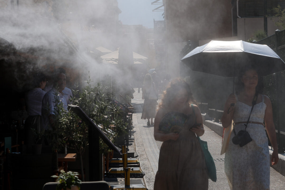 Καύσωνας: Μαζί με αφρικανική σκόνη το διήμερο της ζέστης - Ποιοι κινδυνεύουν περισσότερο