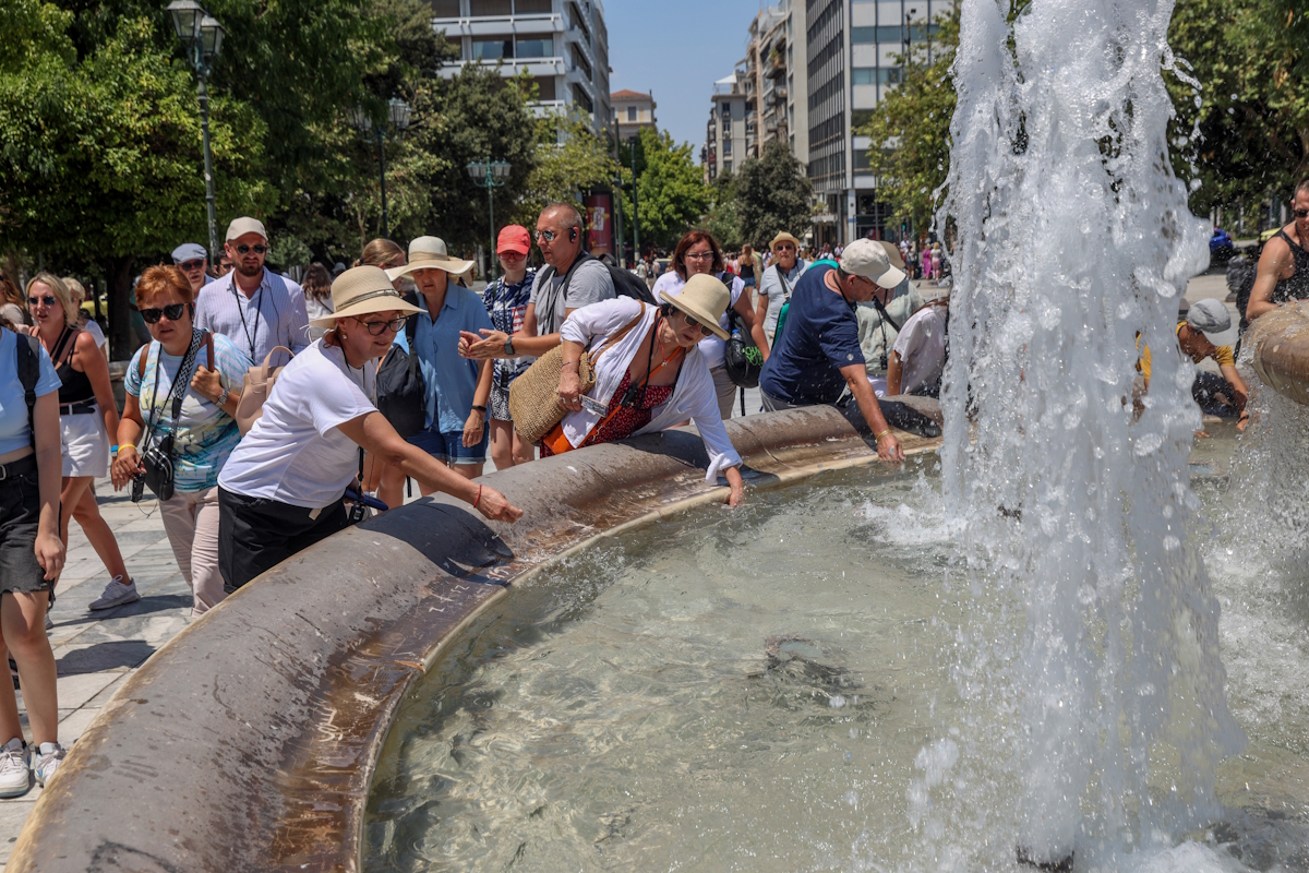 Καιρός: Τετραήμερος καύσωνας με θερμοκρασίες που θα αγγίξουν τους 42 βαθμούς Κελσίου - Οι περιοχές που θα βρεθούν στο «κόκκινο»