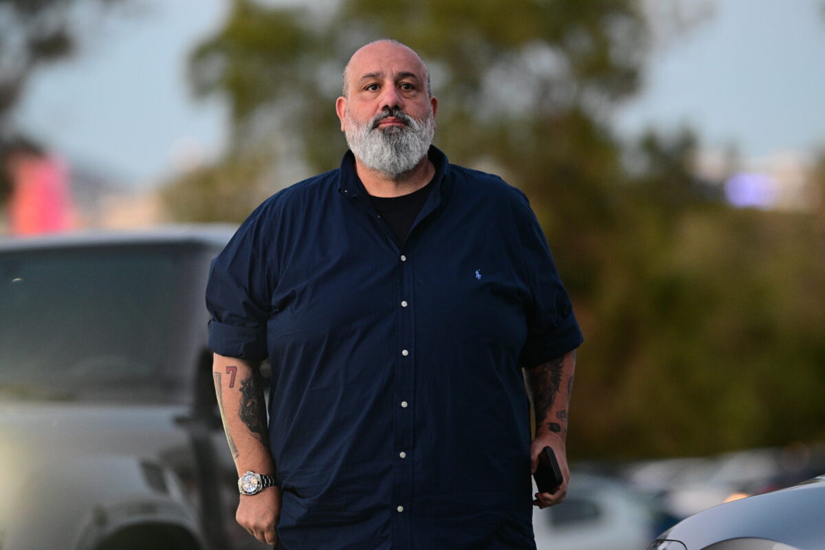 «Βολές» Καραπαπά κατά Αλαφούζου στη Super League: «Βάζει μπουρλότο στο πρωτάθλημα με τα τηλεοτπικά»