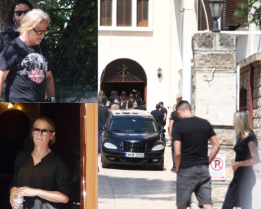 Κηδεία Λορέντζο Καριέρε: Πλήθος κόσμου στο τελευταίο «αντίο» – Συντετριμμένοι η σύζυγός του και οι «Φίλοι για πάντα»