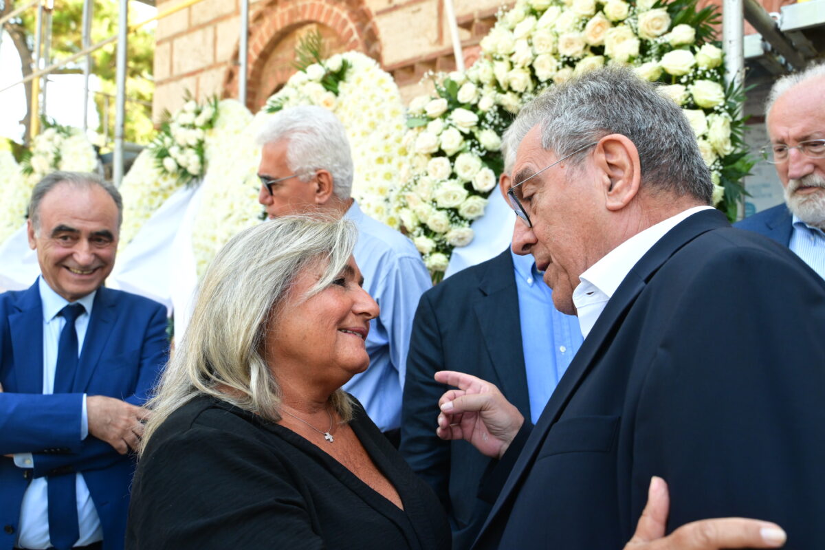 Εξόδιος Ακολουθία της Μαίρης Λίντα στον Ιερό Ναό του Αγίου Ανδρέα στο Γηροκομείο Αθηνών. Παρασκευή 24 Ιουλίου 2026 (ΤΑΤΙΑΝΑ ΜΠΟΛΑΡΗ