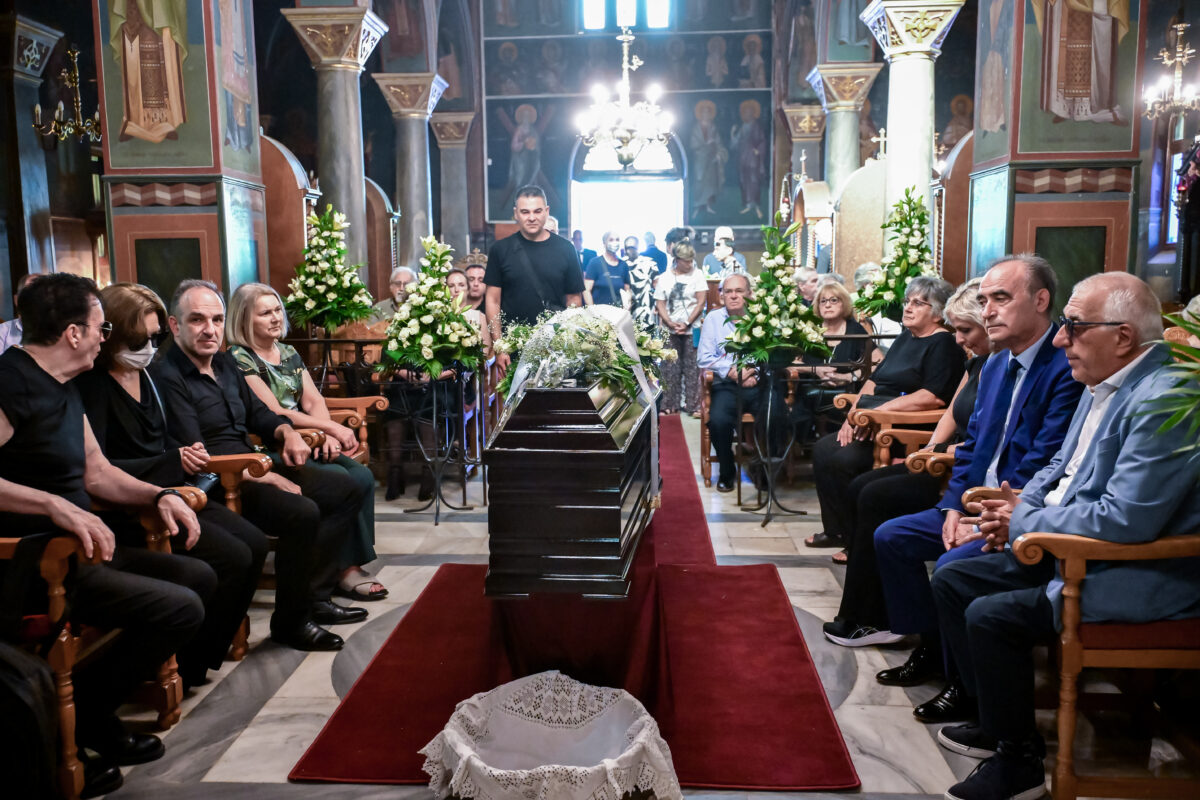 Εξόδιος Ακολουθία της Μαίρης Λίντα στον Ιερό Ναό του Αγίου Ανδρέα στο Γηροκομείο Αθηνών. Παρασκευή 24 Ιουλίου 2026 (ΤΑΤΙΑΝΑ ΜΠΟΛΑΡΗ