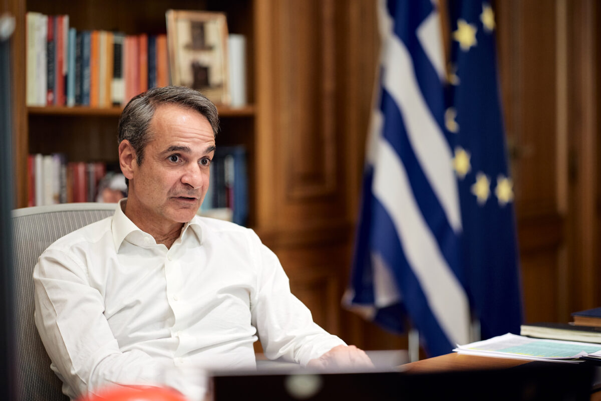 Κυριάκος Μητσοτάκης: Έφτασε στη Θεσσαλονίκη το πρώτο από τα 25 νέα υβριδικά τρένα