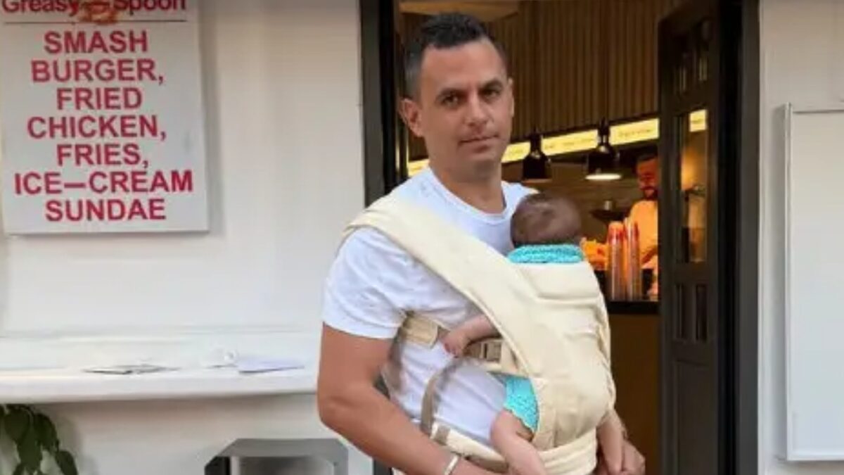 Ο Παναγιώτης Κουτσουμπής με την μικρή Ξένια