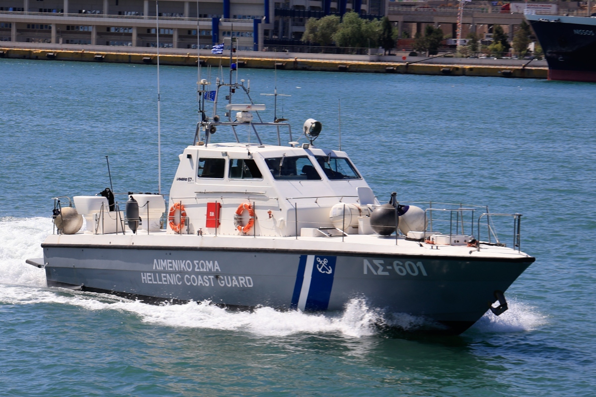Συναγερμός στα Χανιά: Εντοπίστηκε νάρκη λίγα μέτρα από την παραλία