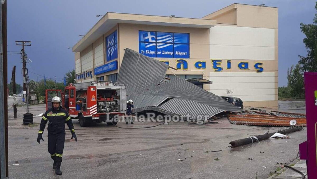 Κακοκαιρία χτυπά την χώρα: Ανεμοι ξήλωσαν στέγη στη Μακρακώμη, πλημμύρες στη Λαμία - Ανεμοστρόβιλος προκάλεσε ζημιές στη Χαλκιδική