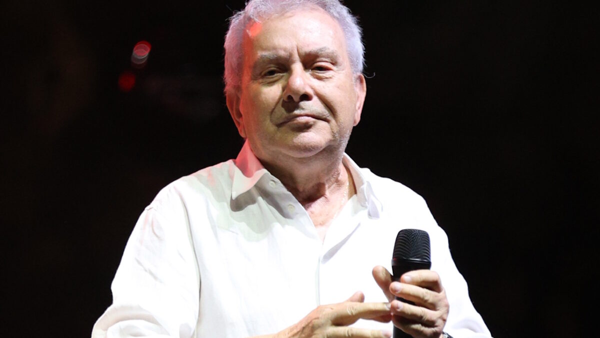Μανώλης Μητσιάς