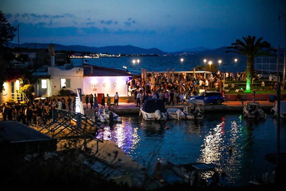 Εκδηλώσεις μνήμης για τα 8 χρόνια από την μεγάλη πυρκαγιά στο ΜΑΤΙ, που άφησε πίσω της 104 νεκρούς και πολλούς εγκαυματίες.Θα τελεστεί μνημόσυνο στο μνημείο, ακολουθεί πορεία μνήμης πρός της Αργυρά Ακτή και 104 φαναράκια ρίχνονται στην θάλασσα, Πέμπτη 23 Ιουλίου 2026 (ΔΑΝΑΗ ΔΑΥΛΟΠΟΥΛΟΥ