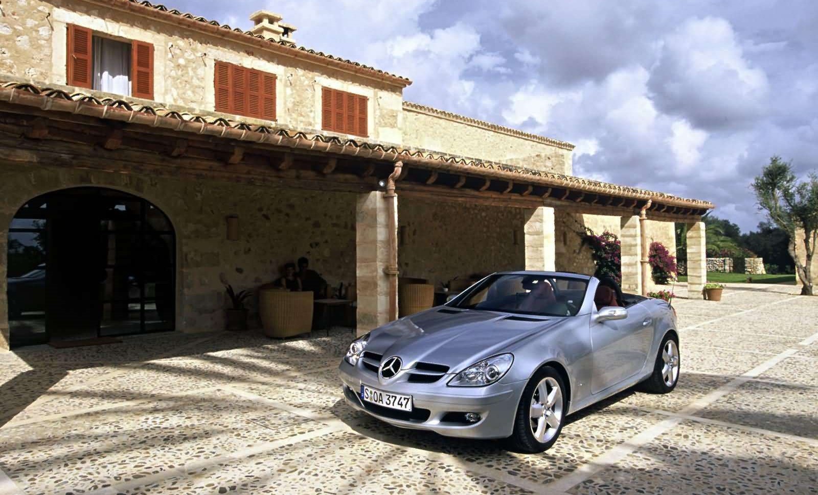 Ποιο διαχρονικό αριστοκρατικό cabrio κοστίζει 10.000 ευρώ μεταχειρισμένο;
