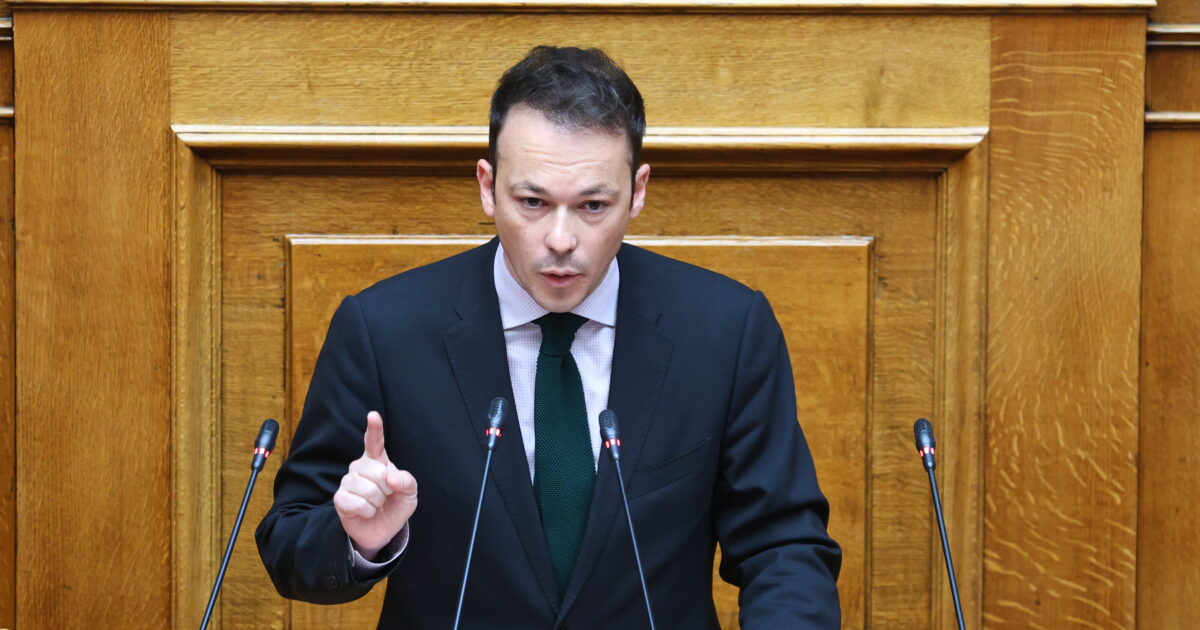 Με στίχο του ΛΕΞ η αποχώρηση Ζαμπάρα από τον ΣΥΡΙΖΑ: «Είμαι ακόμα εκείνο το παιδί που αντέχει»