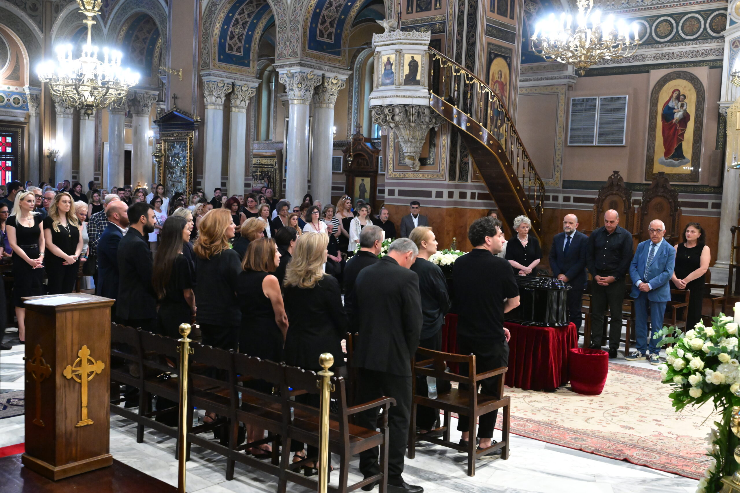 Εξόδιος ακολουθία στην Μητρόπολη Αθηνών της ηθοποιού Μάρως Κοντού, Παρασκευή 17 Ιουλίου 2026 (ΤΑΤΙΑΝΑ ΜΠΟΛΑΡΗ/EUROKINISSI)